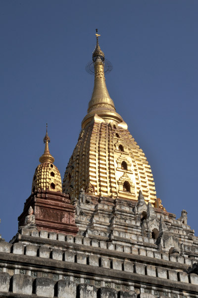 Golden roof of Ananda Phaya