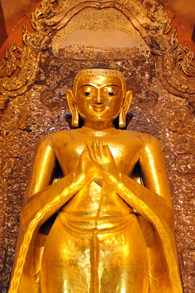 Kakusanda with the Dharmachakra Mudra (turning the Wheel of Law)