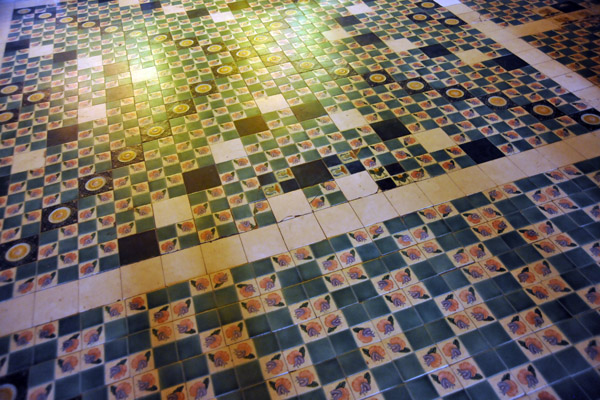 Floor of Ananda Phaya