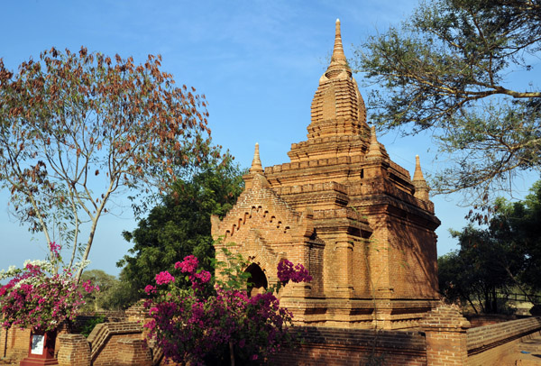 Small pagoda near the entrance to Htilominlo Guphaya - Bagan Monument Number 1813