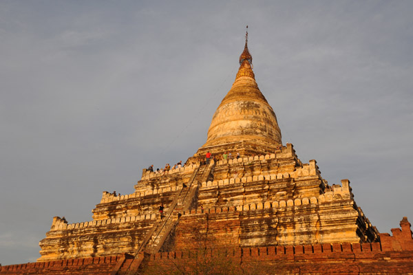Shwesandaw Paya was built by King Anawrahta in 1057