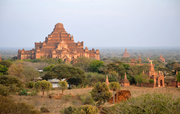 Dhammayangyi Pahto (12th Century), the largest temple at Bagan