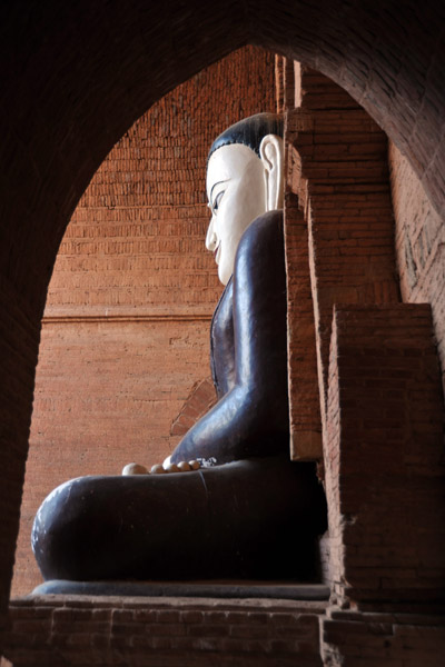 Side view of seated Buddha, Pyathada Paya