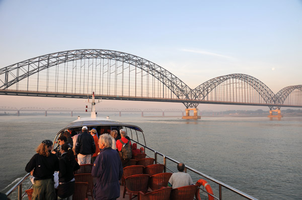 Malikha approaching the New Sagaing River Bridge just after sunrise