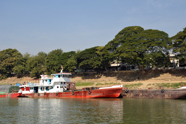 Myinmu waterfront, Irrawaddy River