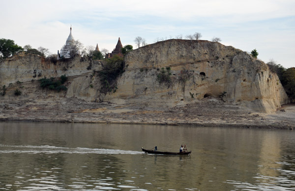 Temples of Nyaung U, the first signs that we're approaching Bagan