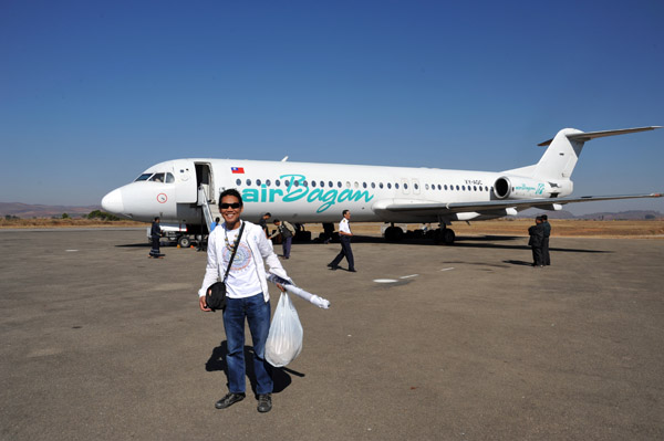 Air Bagan Fokker 100 (XY-AGC) at Heho Airport