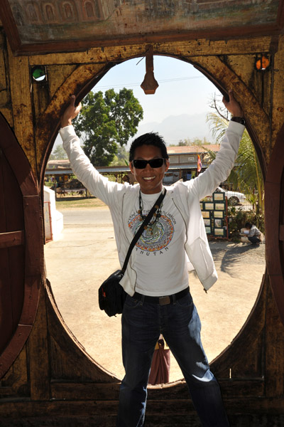 Dennis, Shwe Yan Pyay monastery