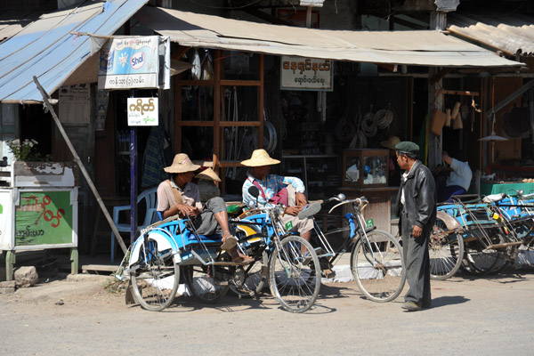 Rickshaw wallahs resting, Nyaung Shwe