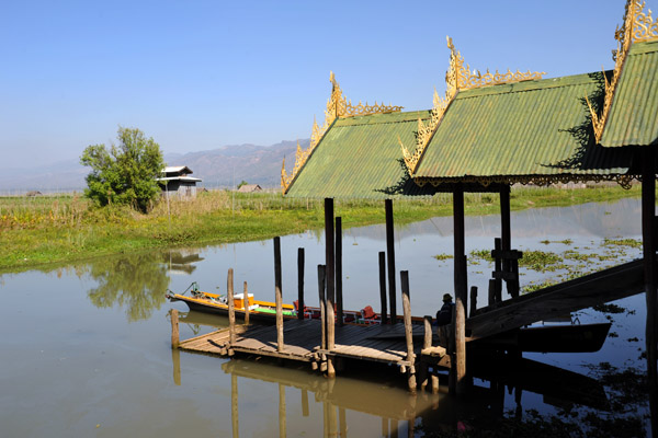 Dock, Ngaphechaung Monastery, Inle Lake
