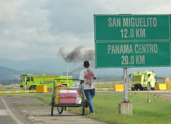 Road from Tocumen Airport - Panama City 20km
