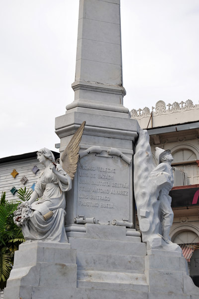 Monument to the Firemen of Panama, Plaza Cinco de Mayo