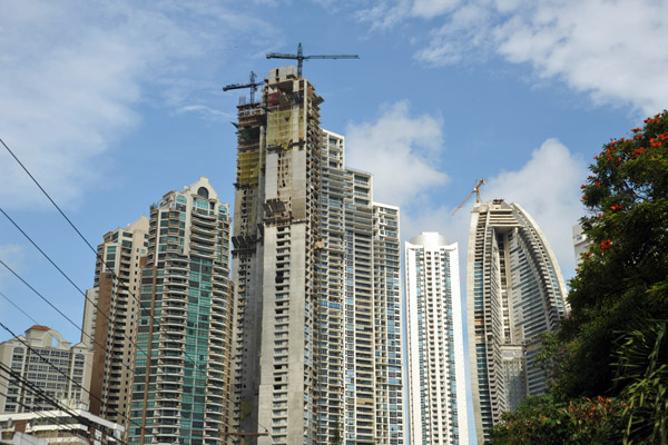 Construction boom at Punta Paitilla, Panama City