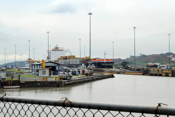 The Pedro Miguel Locks don't have a nice official viewing point