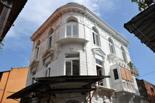 Restored house in Casco Viejo receiving its finishing touches