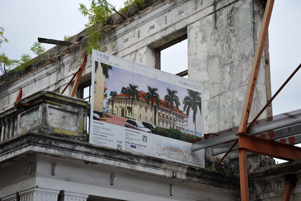 Restoration of a derelict building into the Hotel Antiguo Club Unin, Panama City