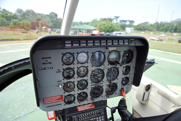 Instrument panel of Bell 206 JetRanger (PT-HOY)