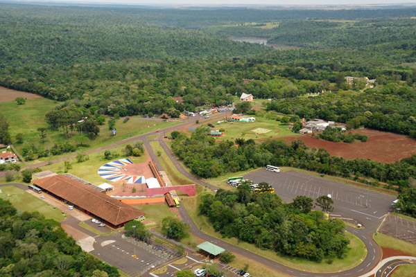 Overflying Parque Nacional do Iguau Visitors Center on approach to the helipad