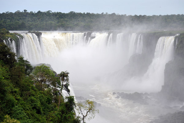 The Devil's Throat - the largest chasm of Iguau Falls