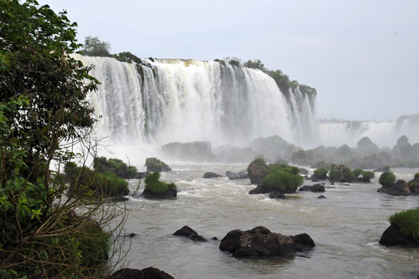Upper falls of the Brazilian side, Iguau