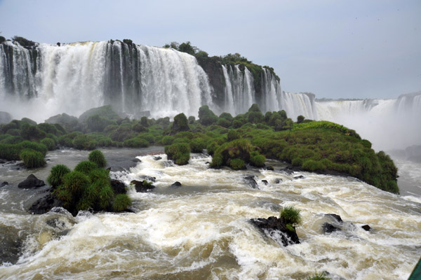 Iguaçu Falls from the Devil's Throat walkway