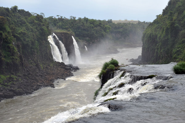 Iguau Falls tumbles again over a second cliff