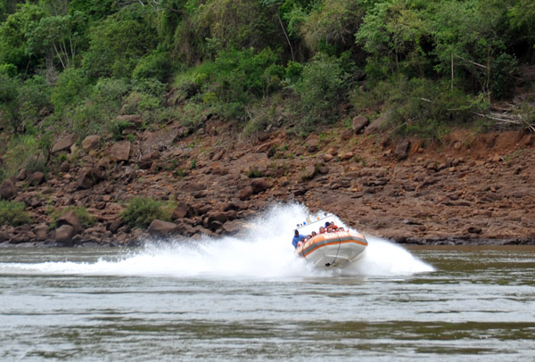 Macuco Safari boat speeding downriver