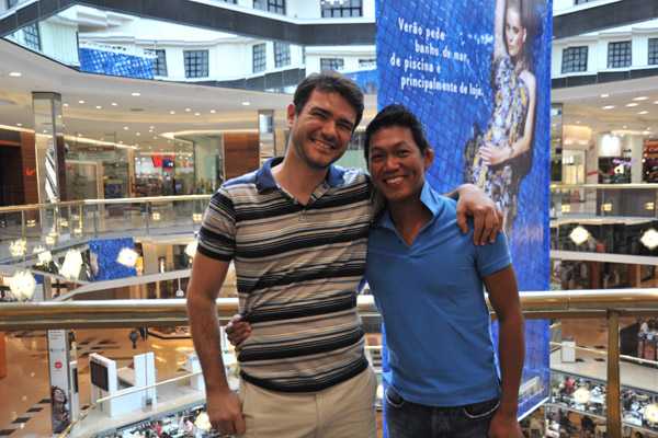 Dennis and Leo at Diamond Mall, Belo Horizonte