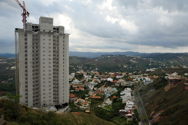 Construction in the southern hills of Belo Horizonte - Alta Vila