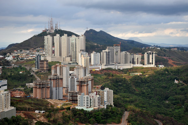 Serra do Curral seen from the new Alta Vila, Belo Horizonte