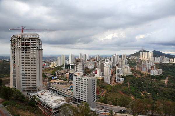 View of the southern hills of Belo Horizonte from Alta Vila