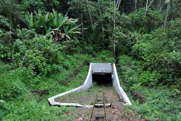 Descent into the earth - Minas da Passagem