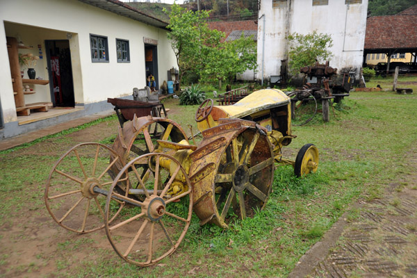 Old tractor, Minas da Passagem