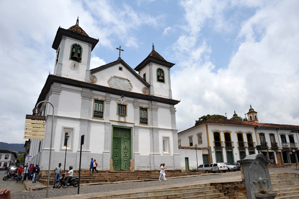 Catedral da S de Mariana, Praa Cludio Manoel