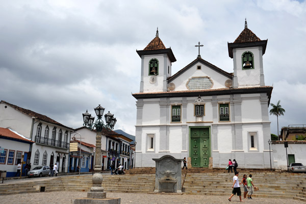 Catedral da S de Mariana, Praa Cludio Manoel