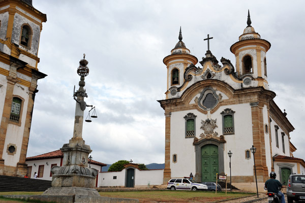 Back at Praça Minas Gerais, Mariana
