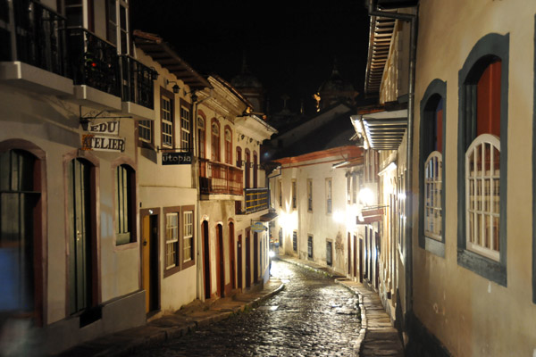 Rua Bernardo de Vasconcelos, Ouro Preto at night