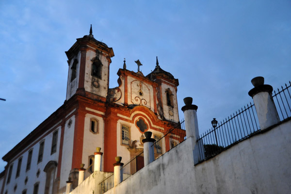 Evening falls over Ouro Preto - Igreja Matriz de Nossa Senhora da Conceio