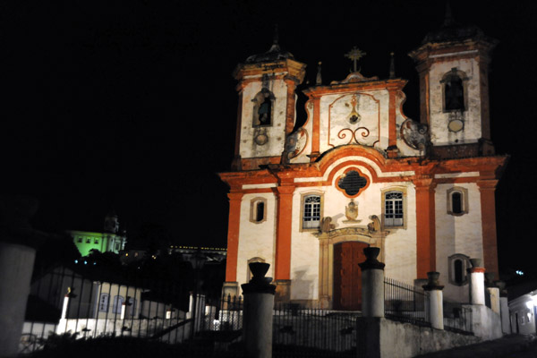 Igreja Matriz de Nossa Senhora da Conceio, Ouro Preto at night 2456.jpg