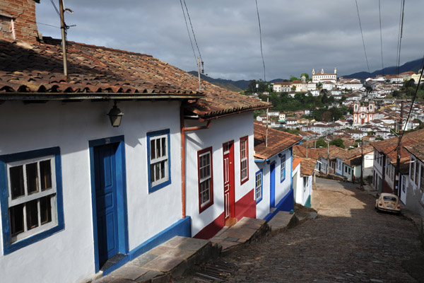 Rua Santa Efignia - fresh paint applied