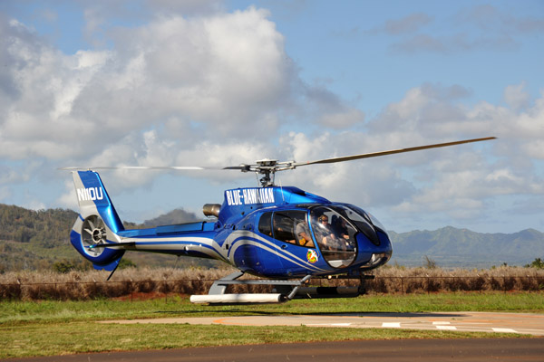 Blue Hawaiian (N11QU) landing at the Lihui heliport
