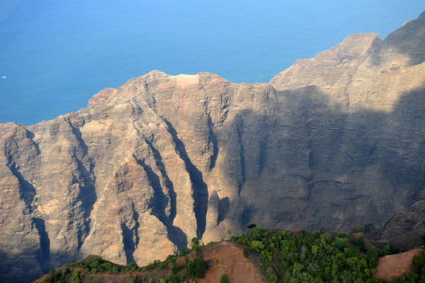 Na Pali Coast - Crossing the Nualolo Cliff Trail