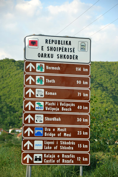 Signposts from the Sukobin-Shtuf (Ulcinj) border to tourist attractions of northern Albania