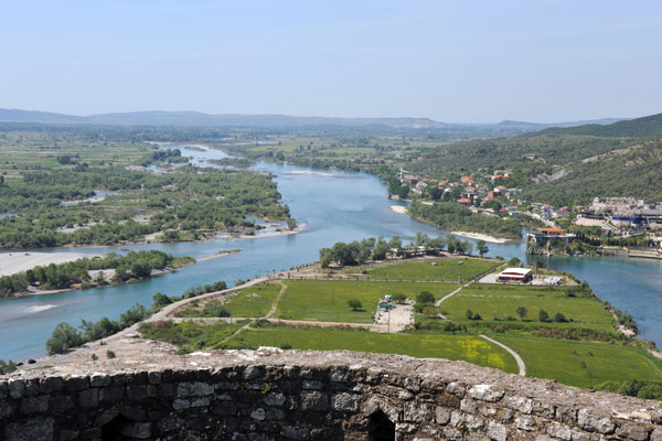 The confluence of the two rivers, Bun and Drinit