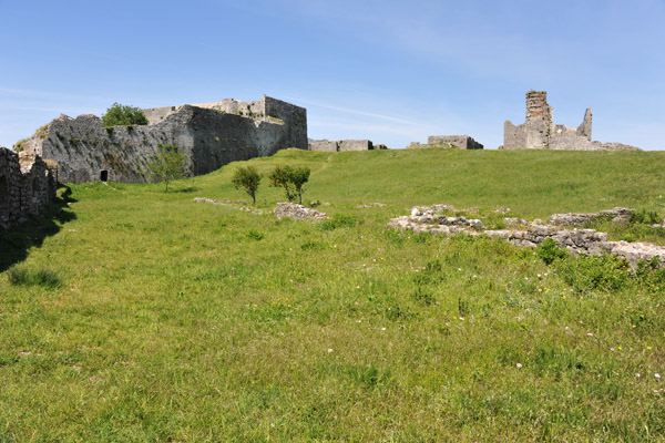 Second yard of Rozafa Castle
