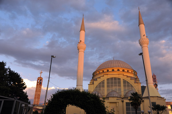 Evening at the Grand Mosque of Ebu-Bekr, Shkodr