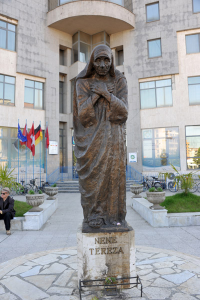 Mother Teresa won the 1979 Nobel Peace Prize