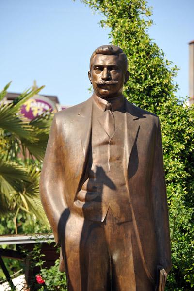 Luigj Gurakuqi (1879-1925) monument erected in 1993