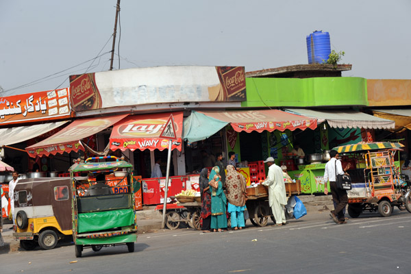 Little restaurants between Lahore Fort and Minar-e-Pakistan