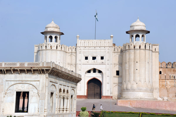 The Hazuri Bagh Baradari in the garden to the west of Lahore Fort